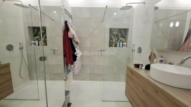 Eladó téglalakás, Budapesten, IX. kerületben 94.9 M Ft, 2 szobás