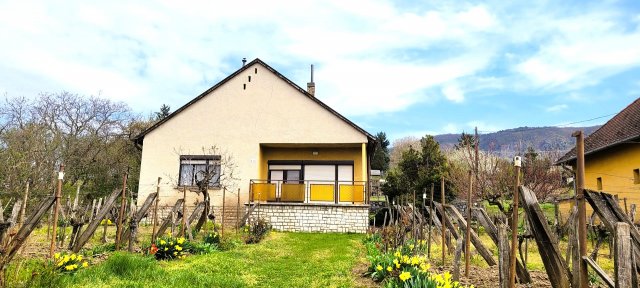 Eladó családi ház, Badacsonytördemicen 64.9 M Ft, 2 szobás