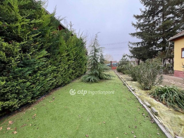 Eladó családi ház, Szalkszentmártonon 45.5 M Ft, 4 szobás