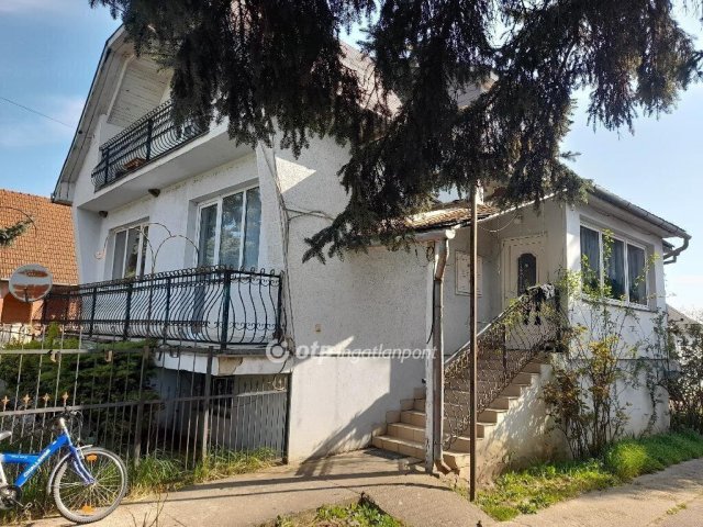 Eladó családi ház, Záhonyon 39.9 M Ft, 4+1 szobás