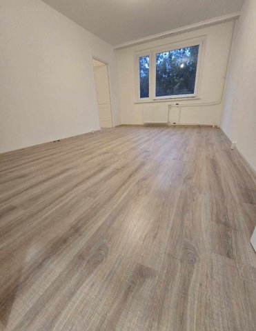 Eladó panellakás, Szegeden, Római körúton 75.9 M Ft, 3 szobás