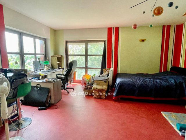 Eladó családi ház, Pécsett 119 M Ft, 3+1 szobás