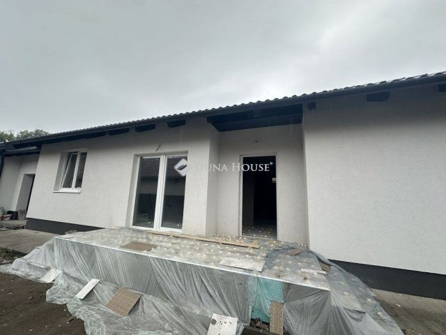 Eladó ikerház, Monoron 90 M Ft, 4 szobás / költözzbe.hu