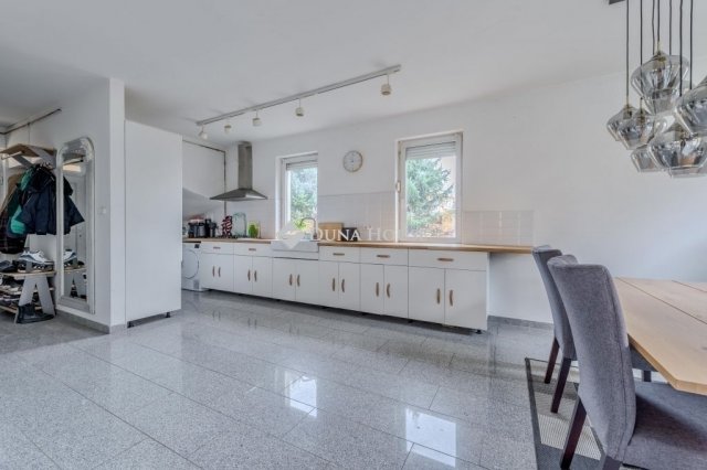 Eladó családi ház, Gödön 99.9 M Ft, 6 szobás