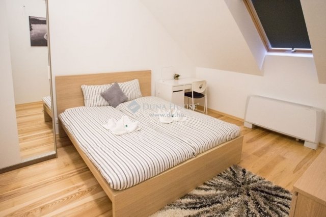 Eladó téglalakás, Budapesten, VII. kerületben 139 M Ft, 3 szobás