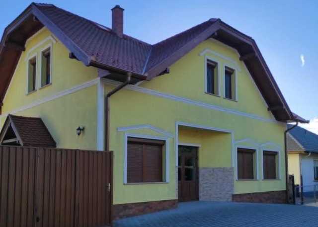 Eladó családi ház, Dabason 202.5 M Ft, 6 szobás