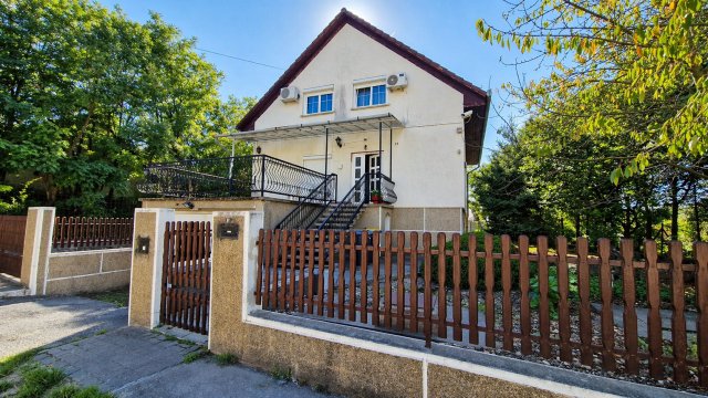 Eladó családi ház, Ráckevén 86.9 M Ft, 5 szobás