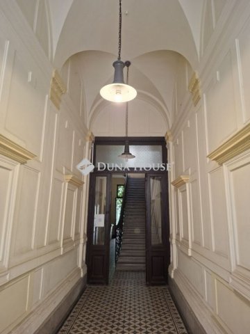 Eladó téglalakás, Budapesten, VIII. kerületben 80.4 M Ft