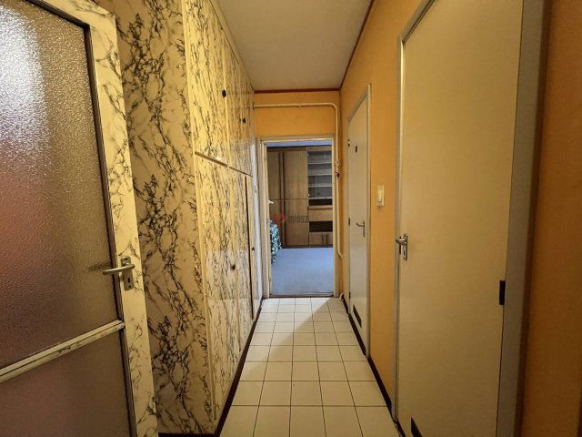 Eladó panellakás, Székesfehérvárott, Tolnai utcában 49.9 M Ft