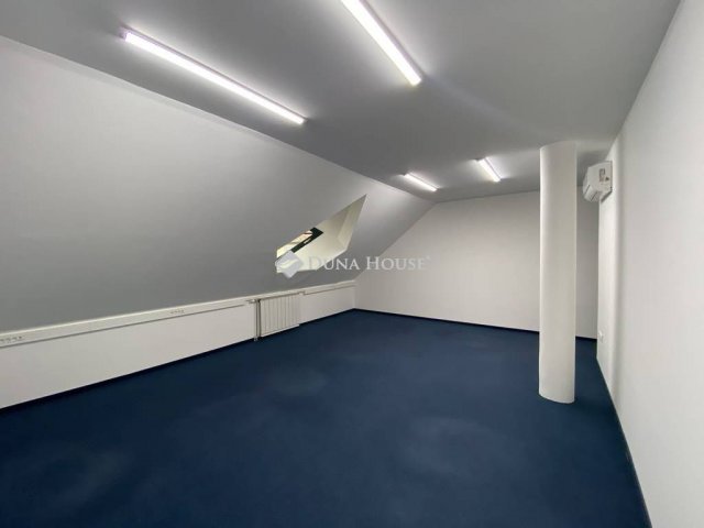 Kiadó iroda, Győrött, Liszt Ferenc utcában 52 E Ft / hó