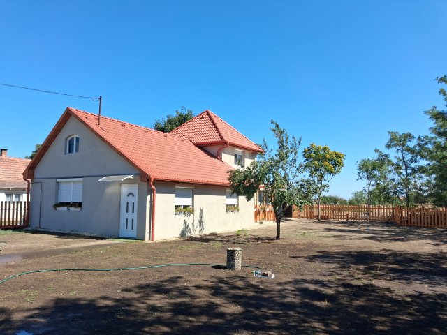Eladó családi ház, Csőszön 59.9 M Ft, 3 szobás