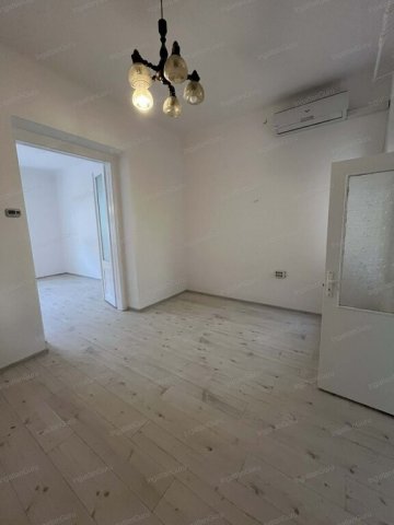 Kiadó családi ház, albérlet, Kecskeméten 150 E Ft / hó