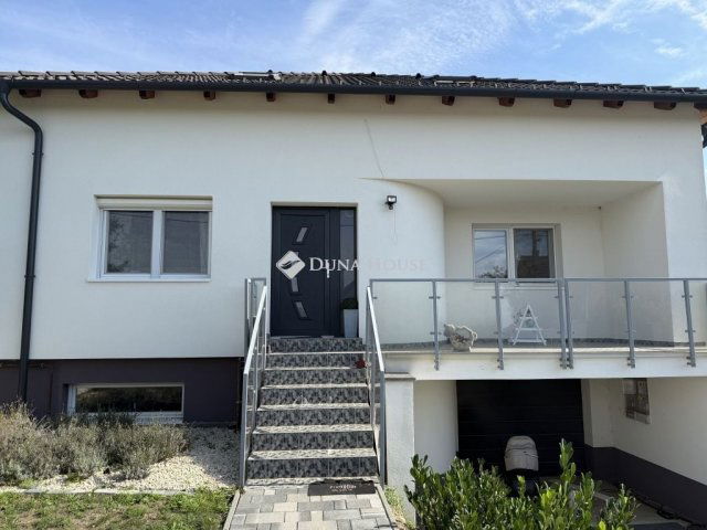 Eladó családi ház, Pátkán 135 M Ft, 7 szobás