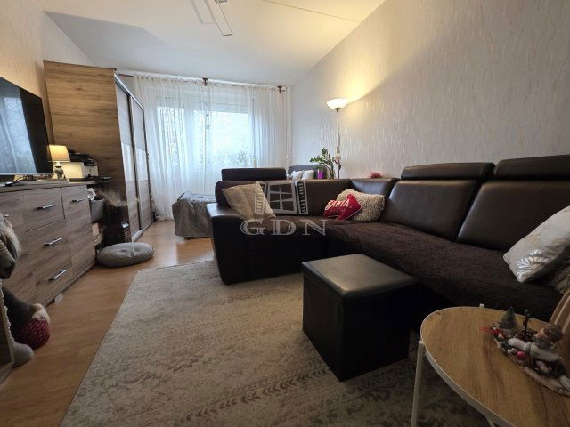 Eladó panellakás, Veszprémben 54.5 M Ft, 2 szobás