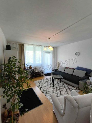 Eladó panellakás, Dunaújvárosban 41.9 M Ft, 2+1 szobás