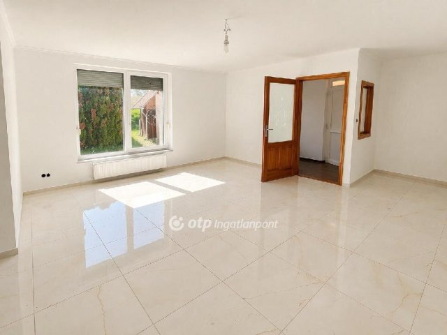 Eladó családi ház, Szabolcson 55 M Ft, 2 szobás