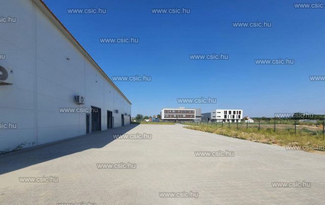 Eladó családi ház, Vácon 538 M Ft, 5 szobás