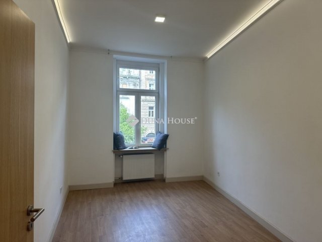 Eladó téglalakás, Budapesten, VI. kerületben 164 M Ft, 4 szobás