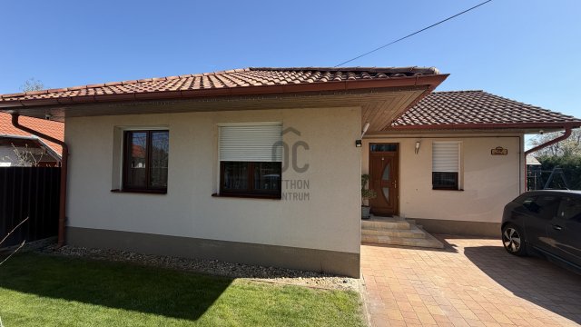 Eladó családi ház, Kecskeméten 95 M Ft, 6 szobás