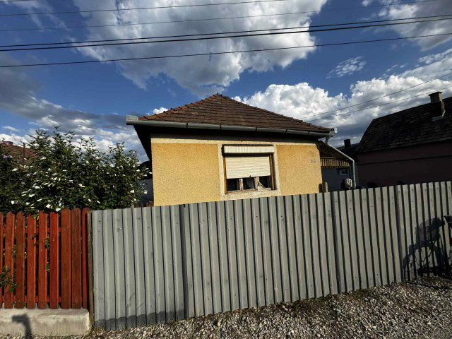 Eladó családi ház, Nagybarcán 5.8 M Ft, 2 szobás
