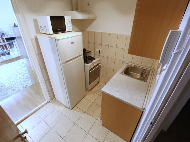 Eladó téglalakás, Veszprémben 31.99 M Ft, 1 szobás