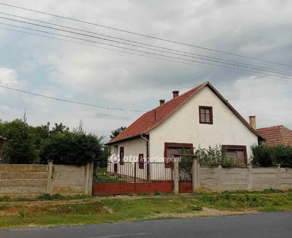 Eladó családi ház, Nagykerekin 15.5 M Ft, 3 szobás