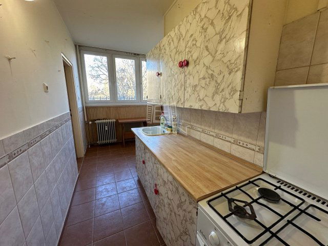 Eladó panellakás, Vácon 49.5 M Ft, 2 szobás