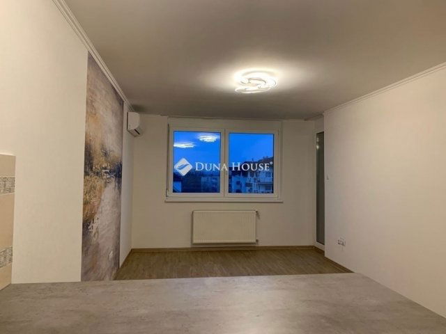 Eladó téglalakás, Budapesten, XIV. kerületben 168 M Ft, 4 szobás