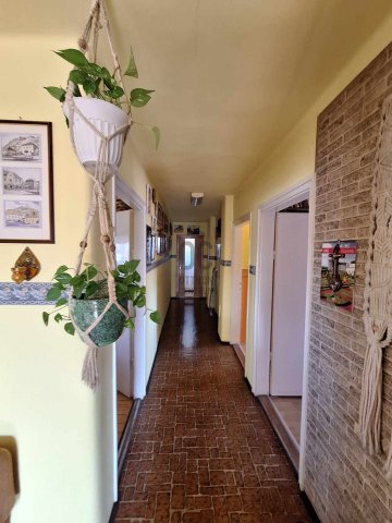 Eladó családi ház, Esztergomban 79 M Ft, 6 szobás