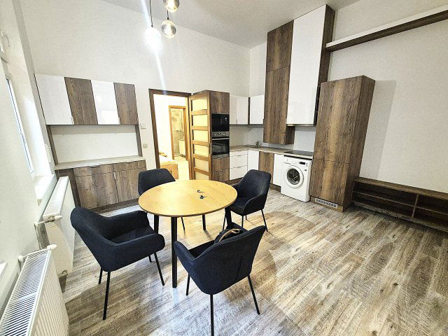 Kiadó téglalakás, albérlet, V. kerületben, Papnövelde utcában