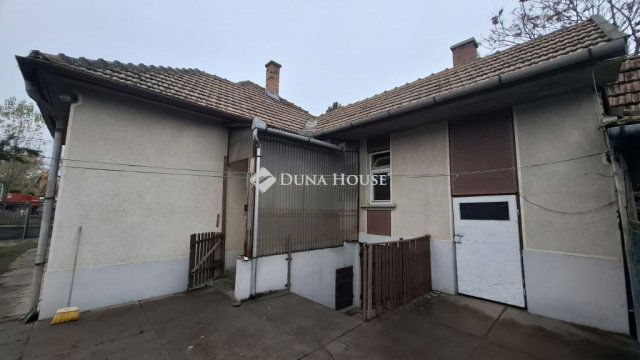 Eladó családi ház, Tápiószentmártonon 25 M Ft, 2 szobás
