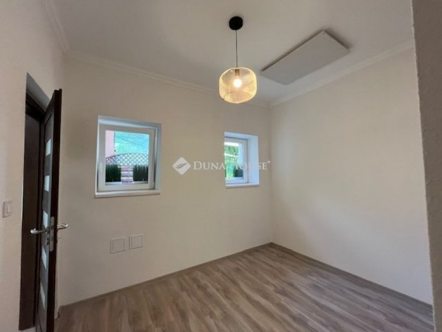 Eladó téglalakás, Budapesten, XX. kerületben 56.7 M Ft, 3 szobás