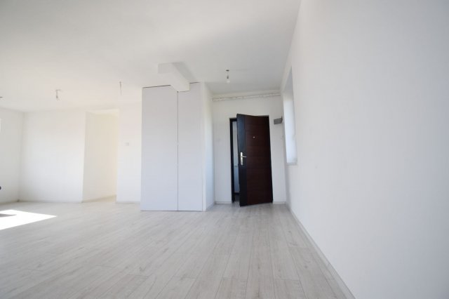 Eladó téglalakás, Debrecenben 109.9 M Ft, 6 szobás