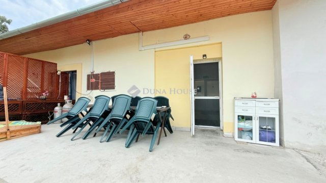 Eladó családi ház, Pilismaróton 145 M Ft, 7 szobás