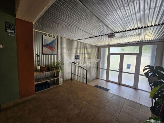 Kiadó panellakás, albérlet, Pécsett 130 E Ft / hó, 2 szobás