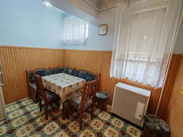 Eladó téglalakás, Szolnokon 32 M Ft, 2 szobás