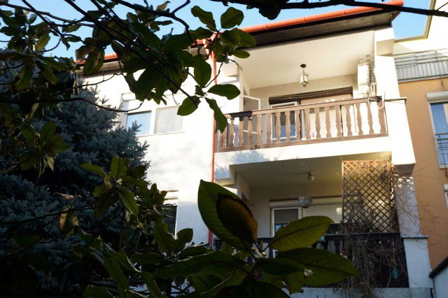 Eladó téglalakás, Szegeden 120 M Ft, 3 szobás