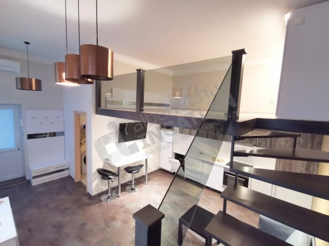 Kiadó téglalakás, albérlet, VI. kerületben, Paulay Ede utcában