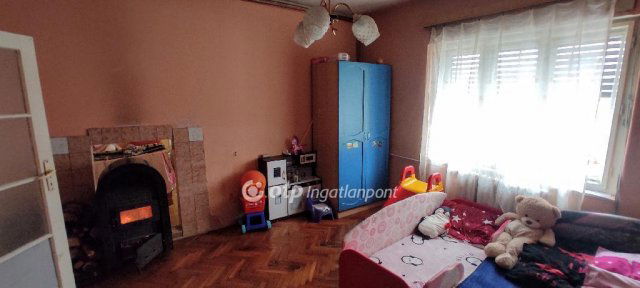 Eladó családi ház, Salgótarjánban 9 M Ft, 2 szobás