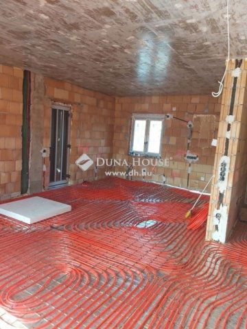 Eladó ikerház, Vecsésen 119 M Ft, 6 szobás