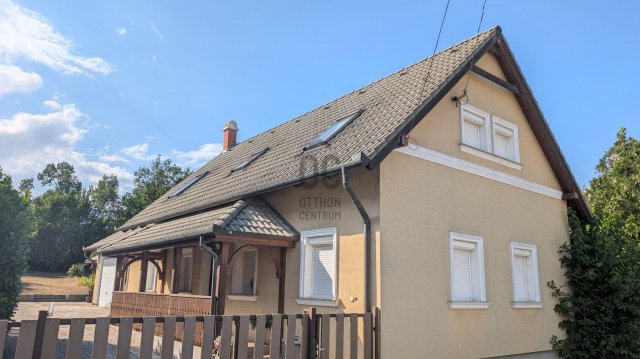 Eladó családi ház, Balatonkenesén 149.9 M Ft, 4 szobás