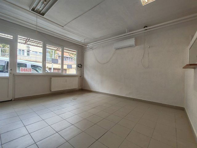Eladó üzlethelyiség, Szolnokon 22.9 M Ft, 1 szobás