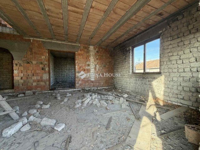 Eladó családi ház, Tázláron 8.7 M Ft, 4 szobás