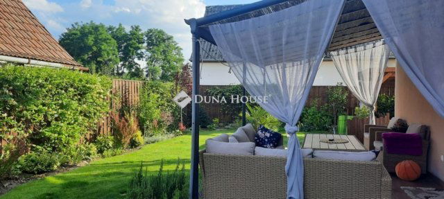 Eladó ikerház, Vecsésen 198 M Ft, 5 szobás