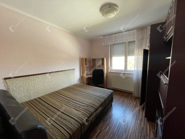 Kiadó téglalakás, albérlet, Debrecenben 200 E Ft / hó, 3 szobás