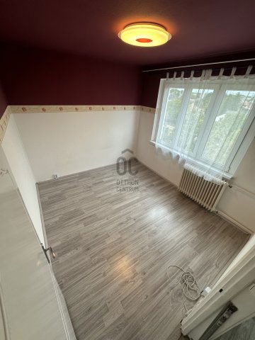 Eladó panellakás, Százhalombattán 65 M Ft, 3 szobás