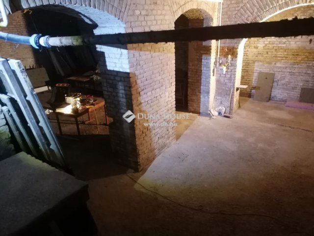 Eladó üzlethelyiség, Budapesten, IX. kerületben 38.1 M Ft