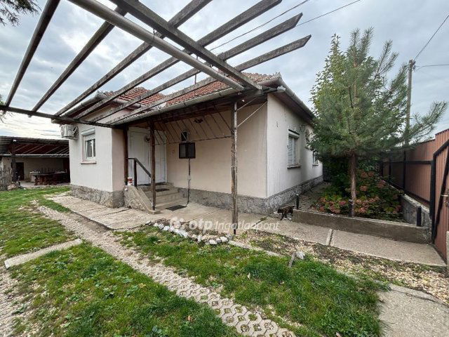 Eladó családi ház, Emődön 29.9 M Ft, 2 szobás