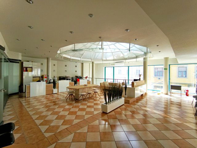 Eladó üzlethelyiség, Miskolcon 123.9 M Ft, 5 szobás