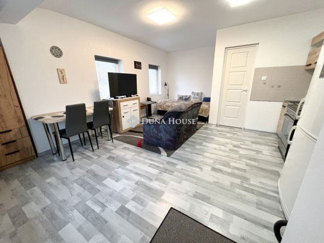 Eladó téglalakás, Budapesten, XX. kerületben 33.5 M Ft, 1 szobás